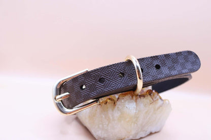 Minimalist Gold Accent BDSM Collar Elegant Submissive Bondage - Happytoys Sexshop: online sex shop for Feeling Happy & Easy 😊 - Discreet geleverd