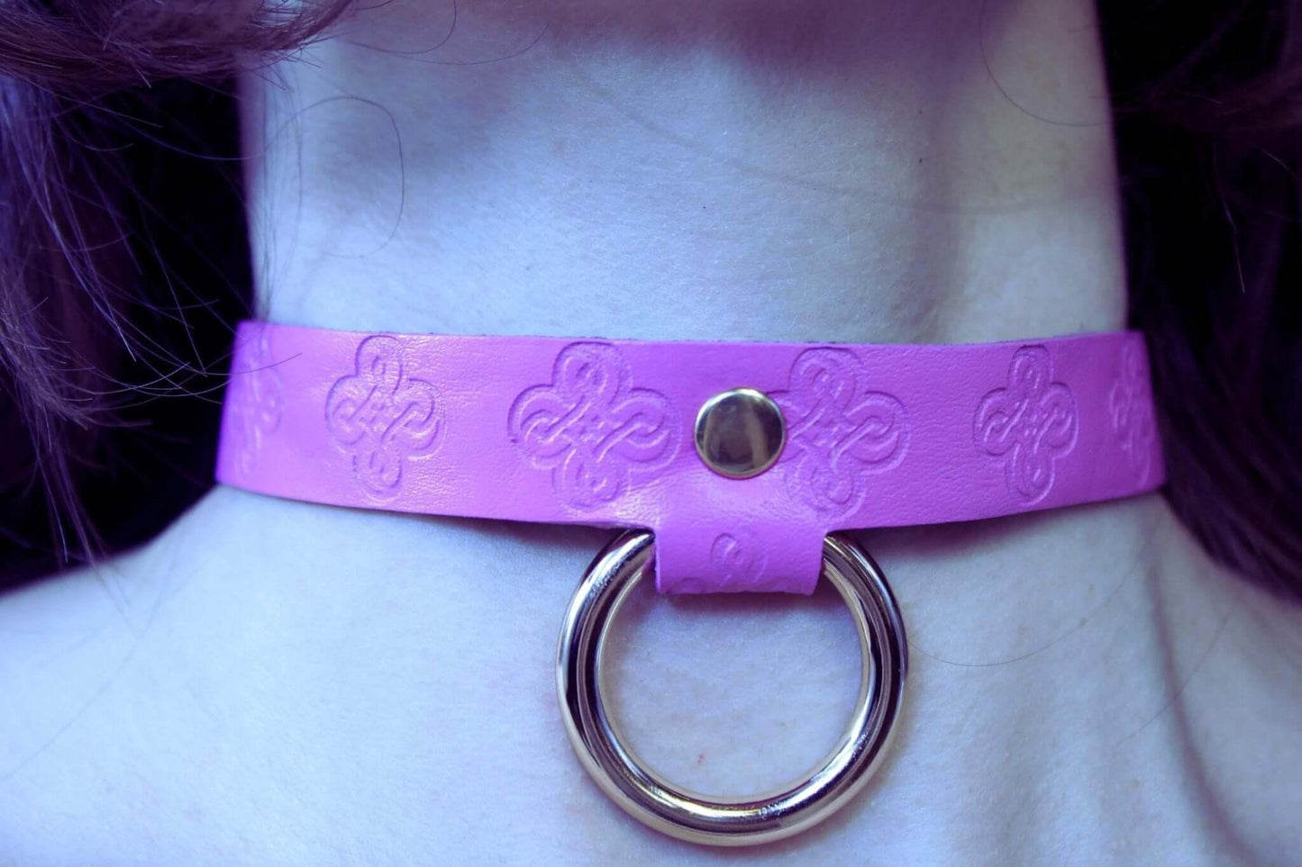 Pink Leather O-ring Choker Collar for Pet Play - Happytoys Sexshop: online sex shop for Feeling Happy & Easy 😊 - Discreet geleverd
