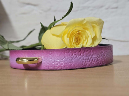Day Collar Pink Floral Soft Leather BDSM Sub Collar with O-Ring - Happytoys Sexshop: online sex shop for Feeling Happy & Easy 😊 - Discreet geleverd