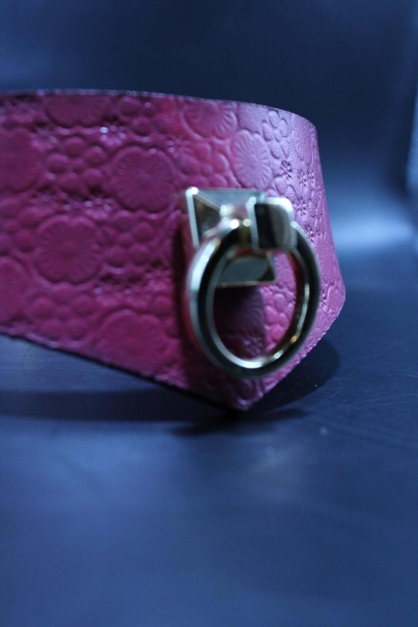 Posture Collar Handmade Pink Leather O-Ring Collar for Petplay - Happytoys Sexshop: online sex shop for Feeling Happy & Easy 😊 - Discreet geleverd