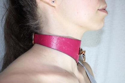 Posture Collar Handmade Pink Leather O-Ring Collar for Petplay - Happytoys Sexshop: online sex shop for Feeling Happy & Easy 😊 - Discreet geleverd