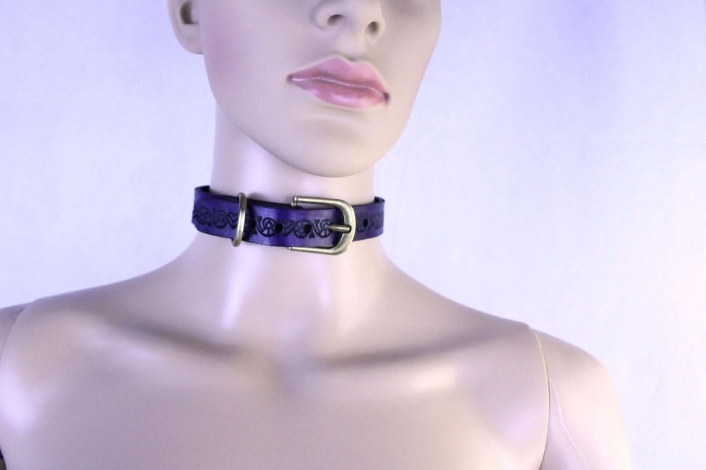 Day Collar Purple Leather Submissive Collar Discreet BDSM Choker - Happytoys Sexshop: online sex shop for Feeling Happy & Easy 😊 - Discreet geleverd