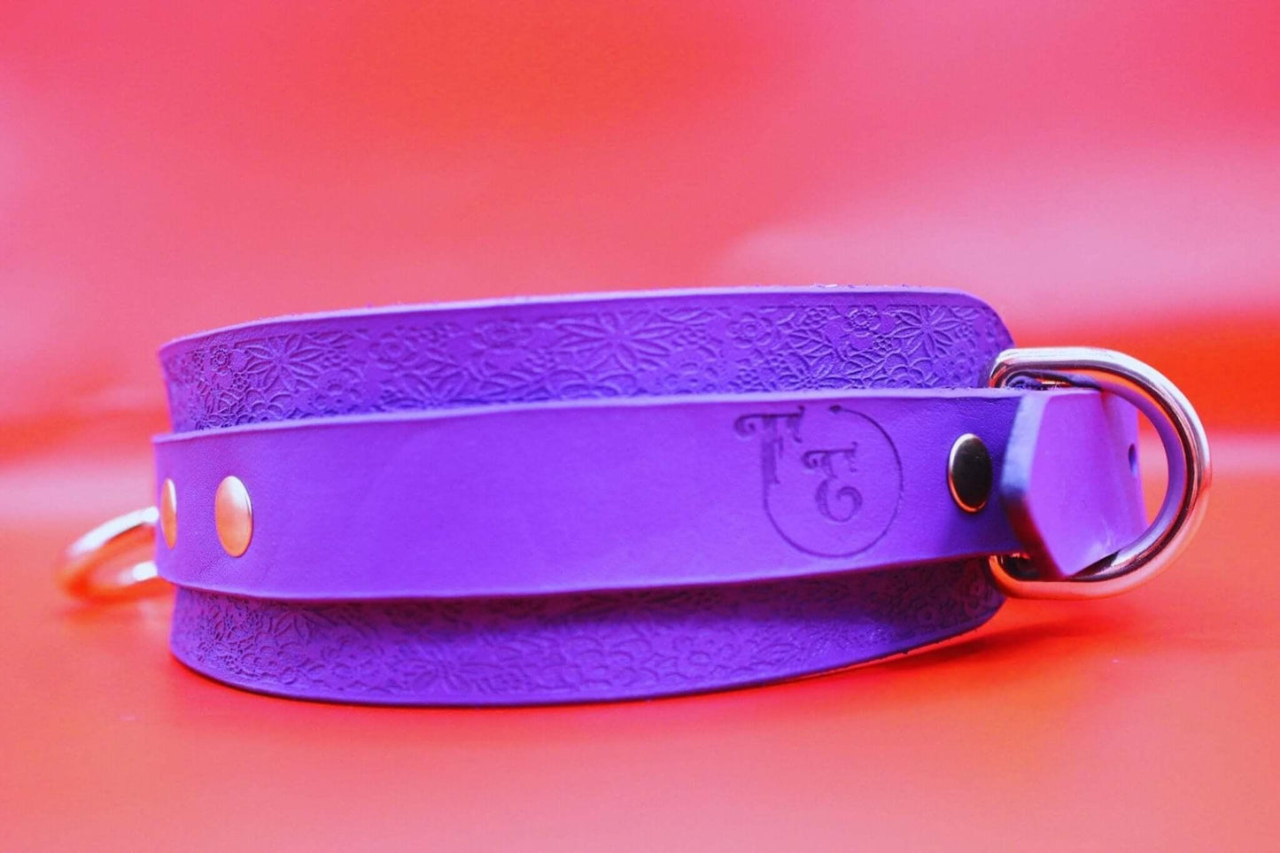 Purple Leather Bdsm Collar - Discreet BDSM Choker Submissive Wear - Happytoys Sexshop: online sex shop for Feeling Happy & Easy 😊 - Discreet geleverd