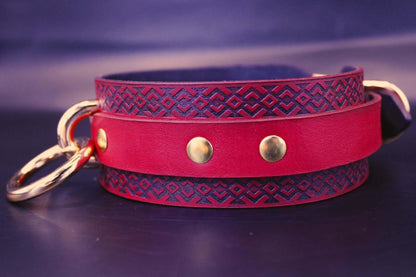 Submissive Collar Red Tribal Pattern for BDSM Dominance Play - Happytoys Sexshop: online sex shop for Feeling Happy & Easy 😊 - Discreet geleverd