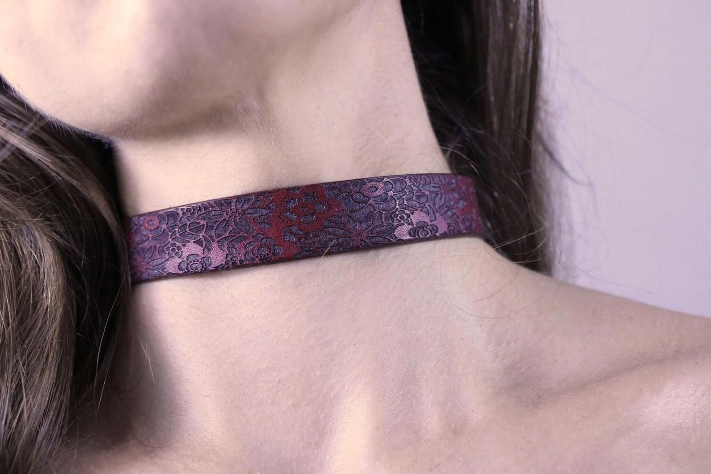 Slave Collar Floral pattern - BDSM Petplay Bondage Accessory - Happytoys Sexshop: online sex shop for Feeling Happy & Easy 😊 - Discreet geleverd