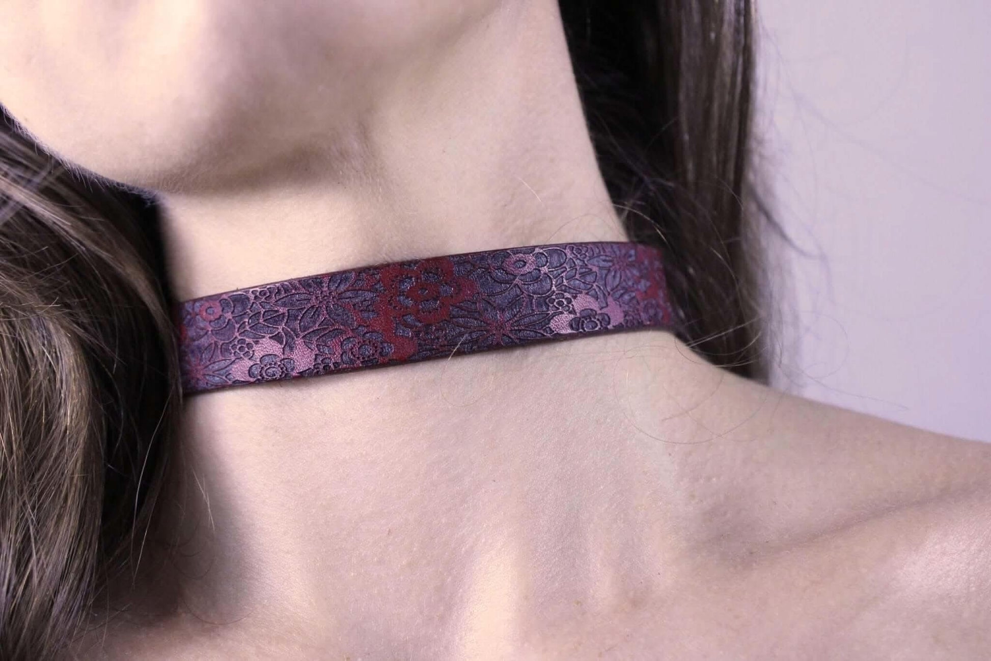 Slave Collar Floral pattern - BDSM Petplay Bondage Accessory - Happytoys Sexshop: online sex shop for Feeling Happy & Easy 😊 - Discreet geleverd