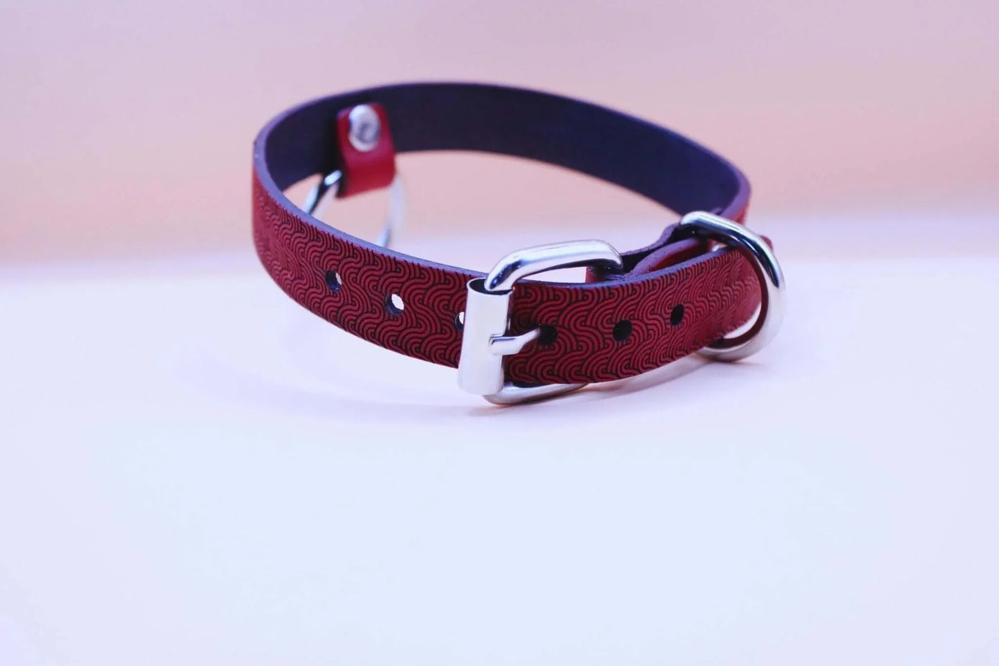 Red Leather BDSM Collar for Submissive Bondage Collar - Happytoys Sexshop: online sex shop for Feeling Happy & Easy 😊 - Discreet geleverd