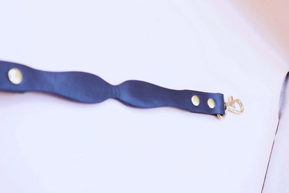 BDSM Leash Custom Daddy Leather Leash with Premium Grip - 40CM - Happytoys Sexshop: online sex shop for Feeling Happy & Easy 😊 - Discreet geleverd