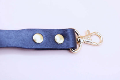 BDSM Leash Custom Daddy Leather Leash with Premium Grip - 40CM - Happytoys Sexshop: online sex shop for Feeling Happy & Easy 😊 - Discreet geleverd