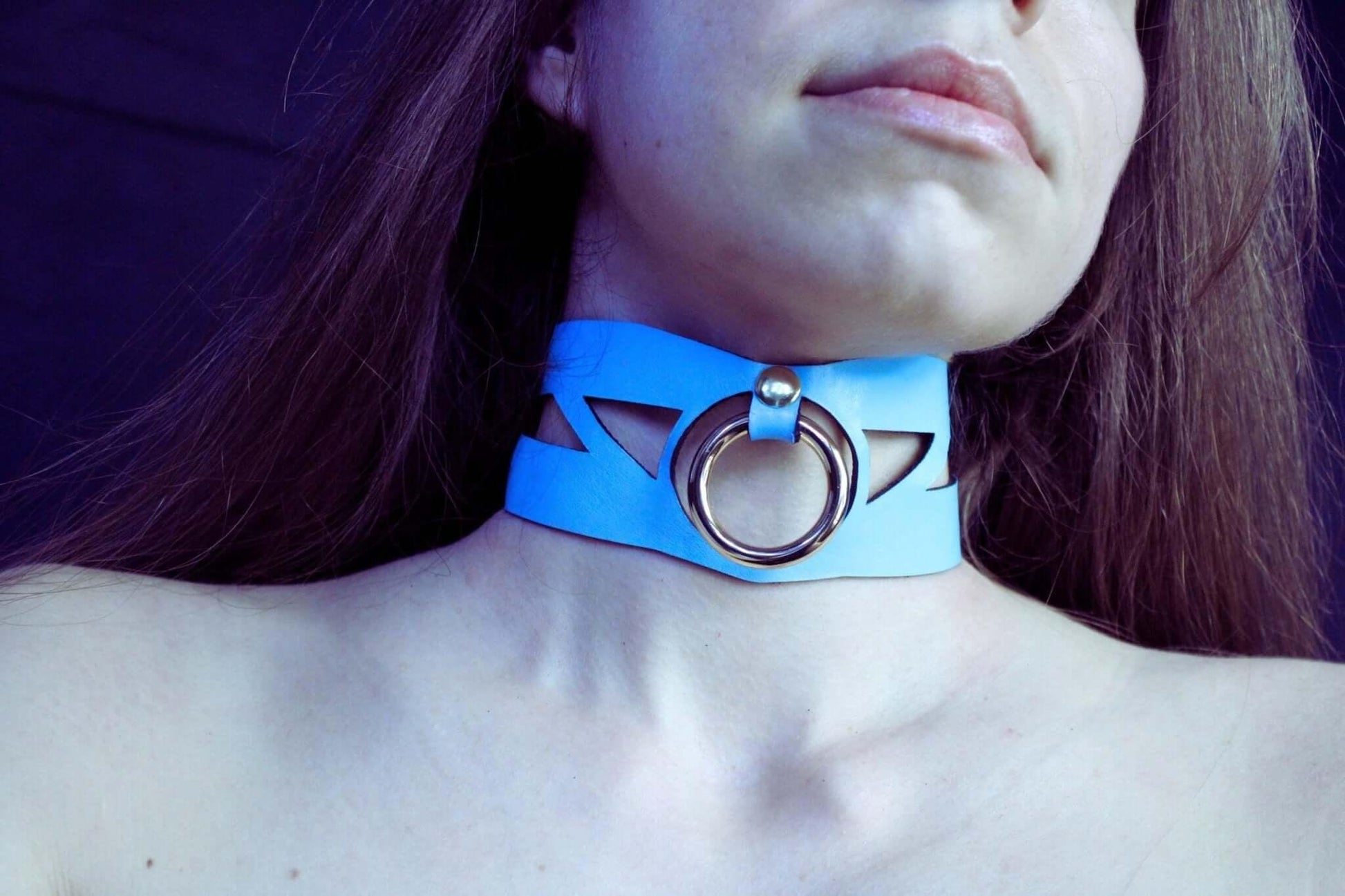 Choker Collar Sky Blue Cutout Leather Choker BDSM Submissive Collar - Happytoys Sexshop: online sex shop for Feeling Happy & Easy 😊 - Discreet geleverd