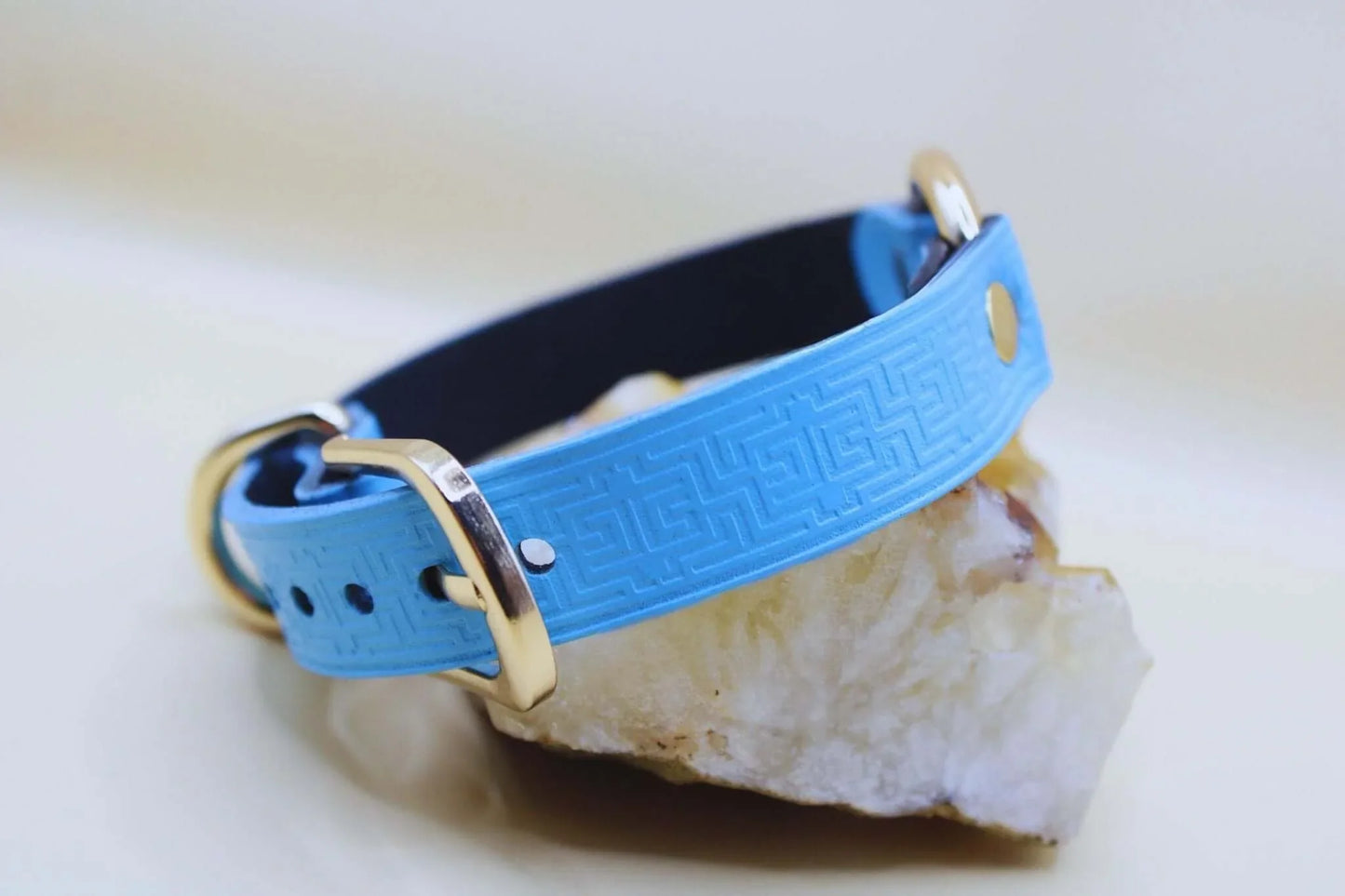 Leather Submissive Collar | Sub Collar with O-Ring - Bondage Jewelry - Happytoys Sexshop: online sex shop for Feeling Happy & Easy 😊 - Discreet geleverd