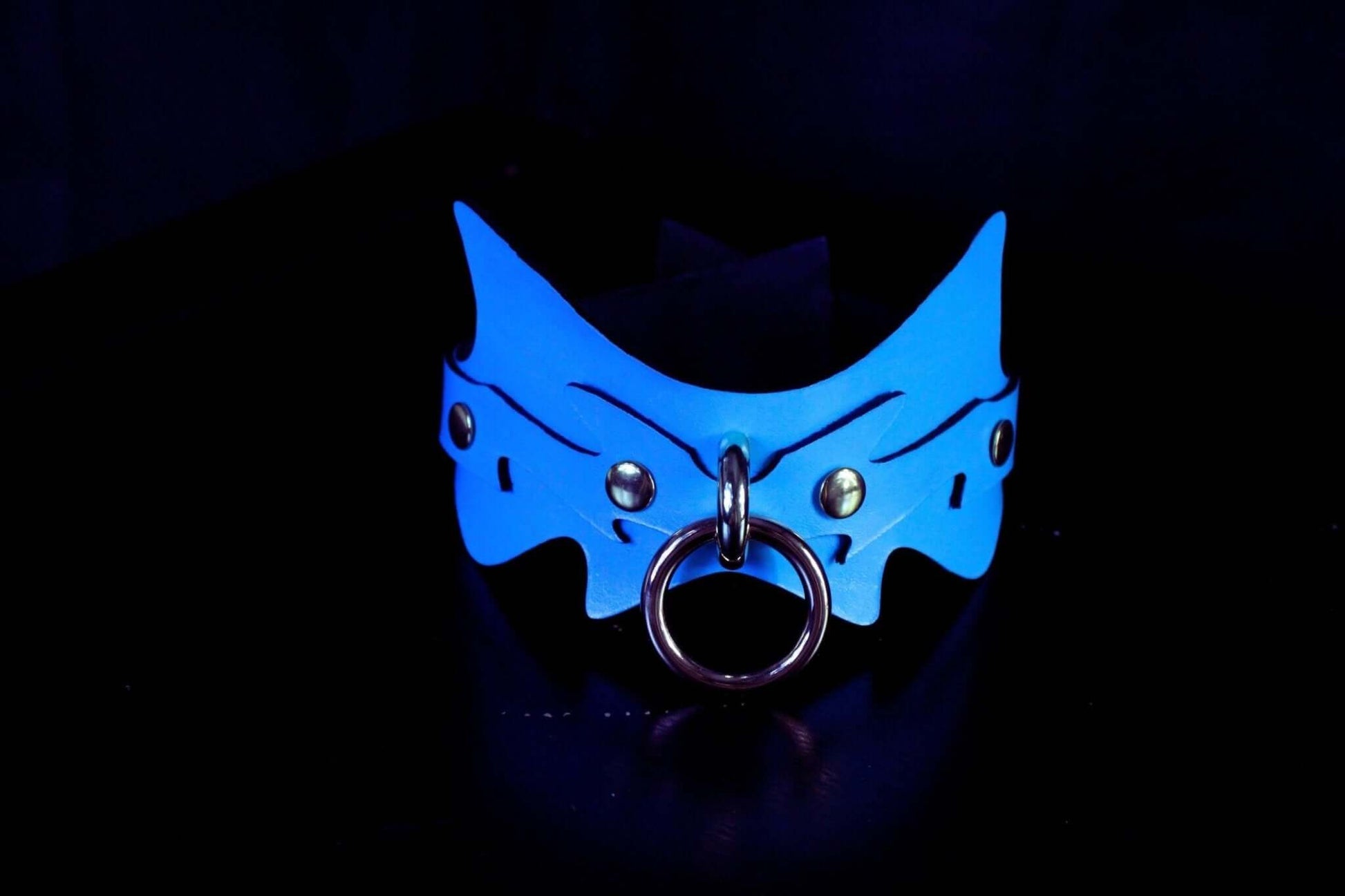 Leather Posture Collar Sky Blue Spiked Leather BDSM Collar Day Choker - Happytoys Sexshop: online sex shop for Feeling Happy & Easy 😊 - Discreet geleverd