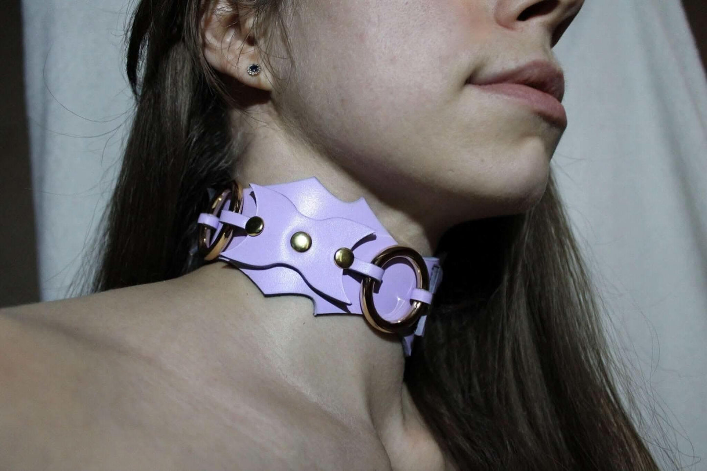 BDSM Day Collar Sub Collar with Unique Armor-Inspired Design - Happytoys Sexshop: online sex shop for Feeling Happy & Easy 😊 - Discreet geleverd