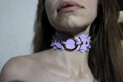 BDSM Day Collar Sub Collar with Unique Armor-Inspired Design - Happytoys Sexshop: online sex shop for Feeling Happy & Easy 😊 - Discreet geleverd