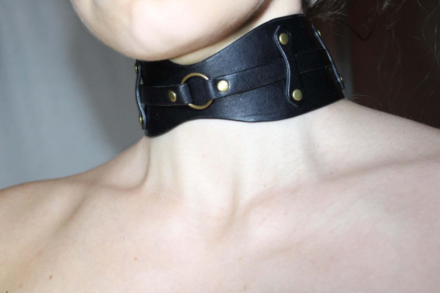 BDSM Collar Edgy O-Ring Collar Choker for Kinky Fashion - Happytoys Sexshop: online sex shop for Feeling Happy & Easy 😊 - Discreet geleverd