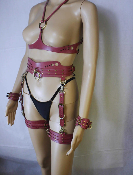 Womens Body Harness Set with Thigh Cuffs Submissive Collar - Happytoys Sexshop: online sex shop for Feeling Happy & Easy 😊 - Discreet geleverd