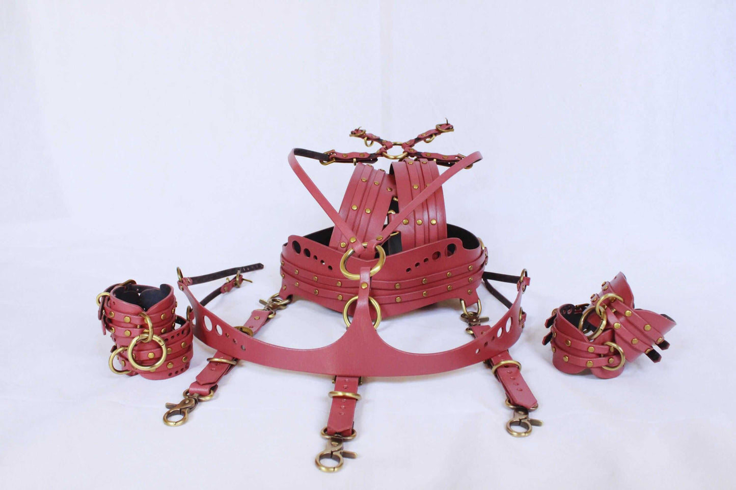 Womens Body Harness Set with Thigh Cuffs Submissive Collar - Happytoys Sexshop: online sex shop for Feeling Happy & Easy 😊 - Discreet geleverd