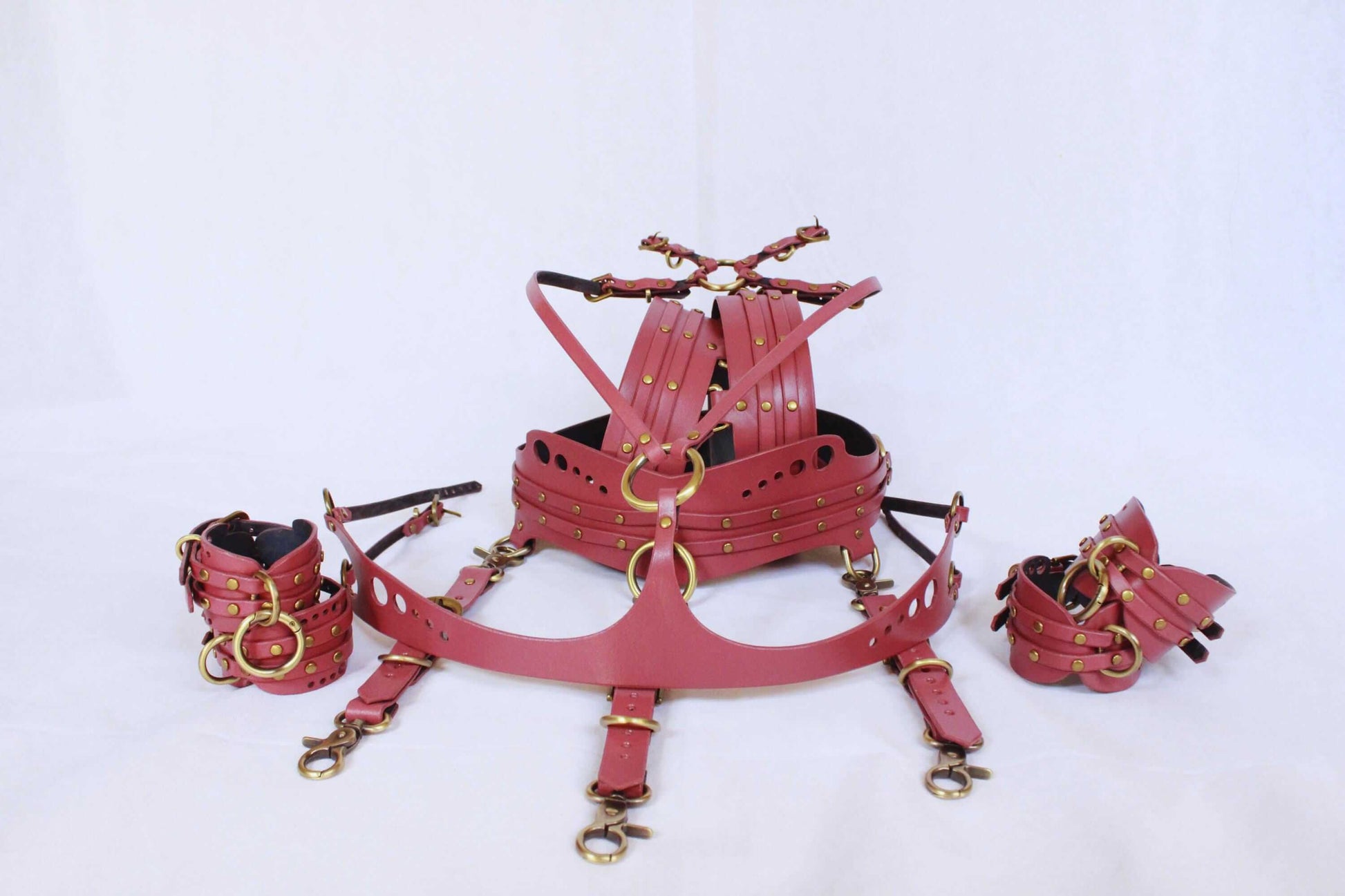 Womens Body Harness Set with Thigh Cuffs Submissive Collar - Happytoys Sexshop: online sex shop for Feeling Happy & Easy 😊 - Discreet geleverd