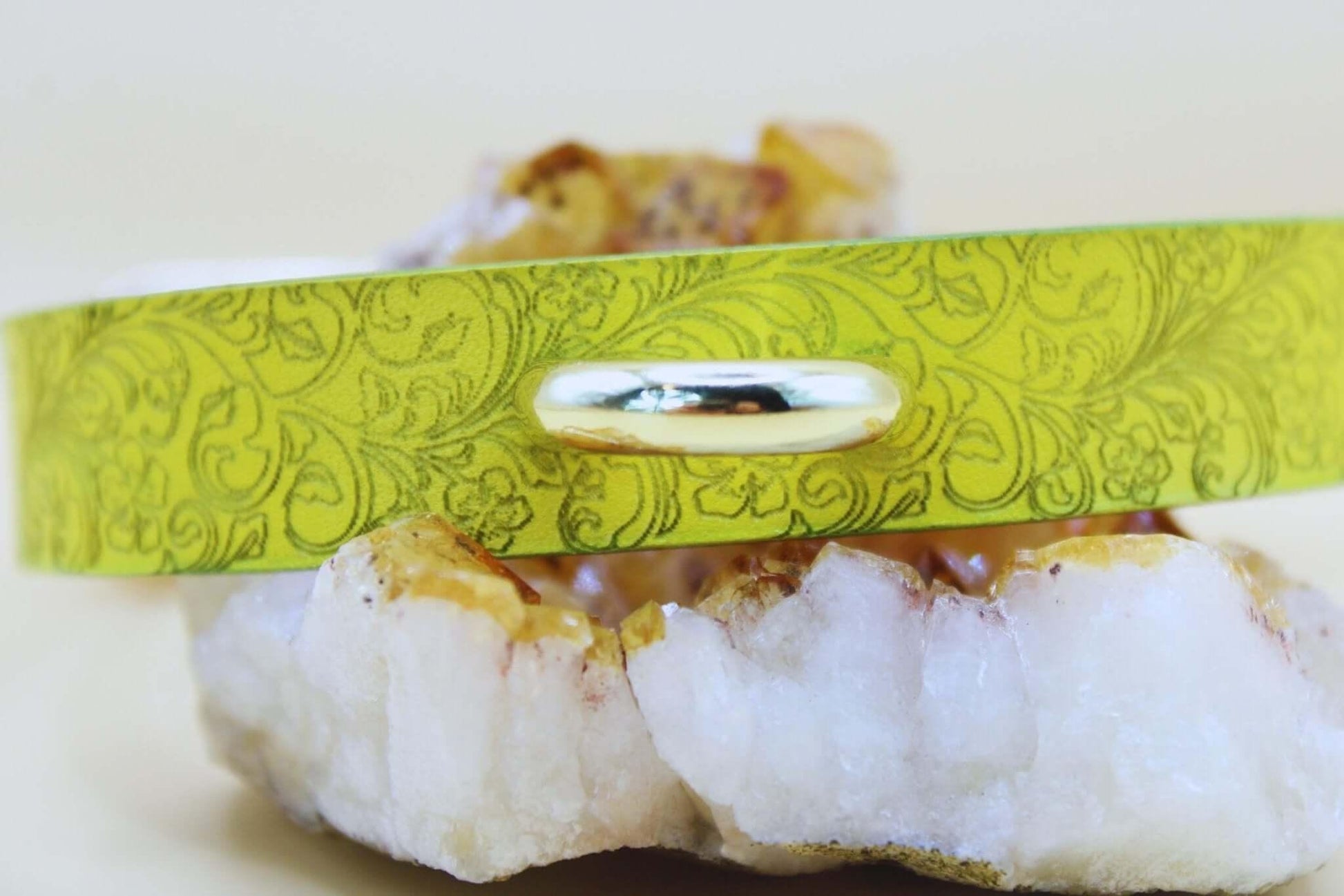 Yellow Floral BDSM Collar Leather Choker for BDSM Petplay Elegance - Happytoys Sexshop: online sex shop for Feeling Happy & Easy 😊 - Discreet geleverd