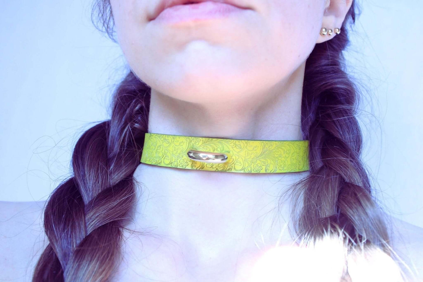 Yellow Floral BDSM Collar Leather Choker for BDSM Petplay Elegance - Happytoys Sexshop: online sex shop for Feeling Happy & Easy 😊 - Discreet geleverd