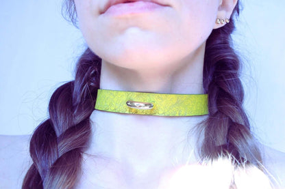 Yellow Floral BDSM Collar Leather Choker for BDSM Petplay Elegance - Happytoys Sexshop: online sex shop for Feeling Happy & Easy 😊 - Discreet geleverd