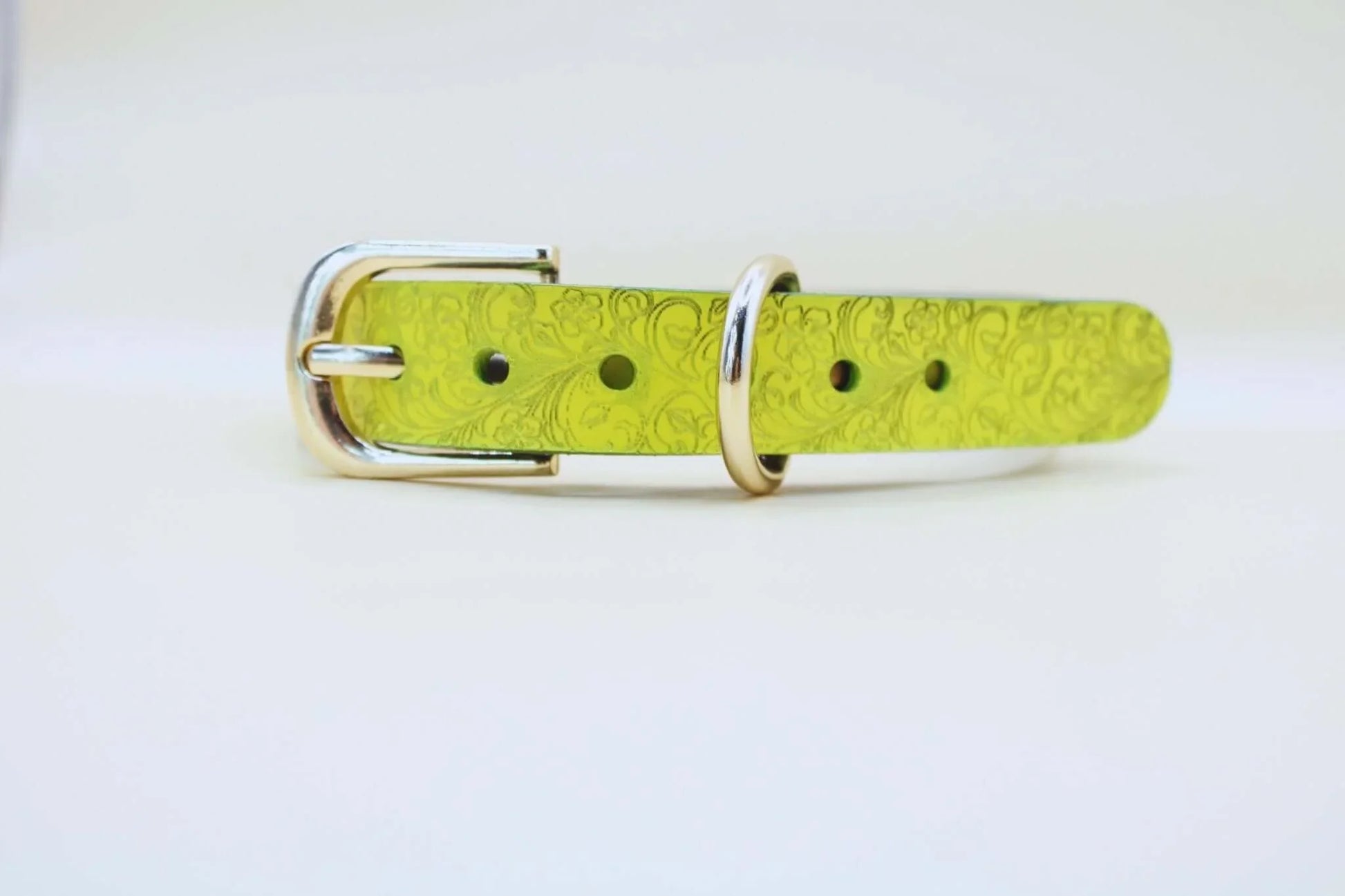 Yellow Floral BDSM Collar Leather Choker for BDSM Petplay Elegance - Happytoys Sexshop: online sex shop for Feeling Happy & Easy 😊 - Discreet geleverd